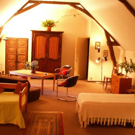 Logis Aupres Du Chateau *